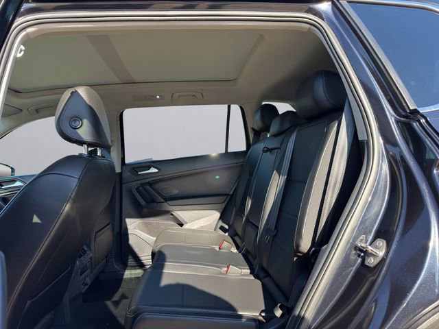 Used 2019 Volkswagen Tiguan SE w/ Panoramic Sunroof Package image 13