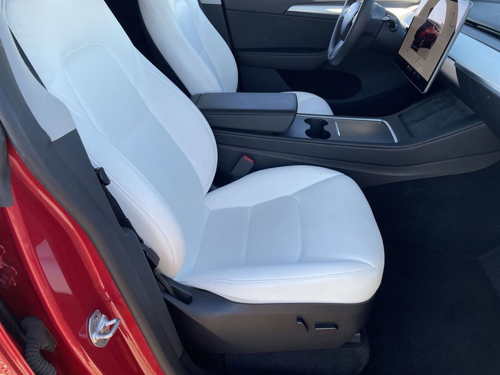 Used 2023 Tesla Model Y Long Range image 28