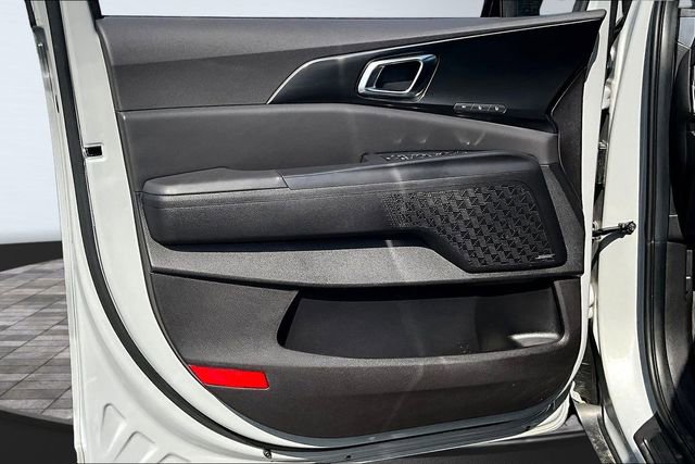 Certified 2025 Kia Carnival SX Prestige image 20