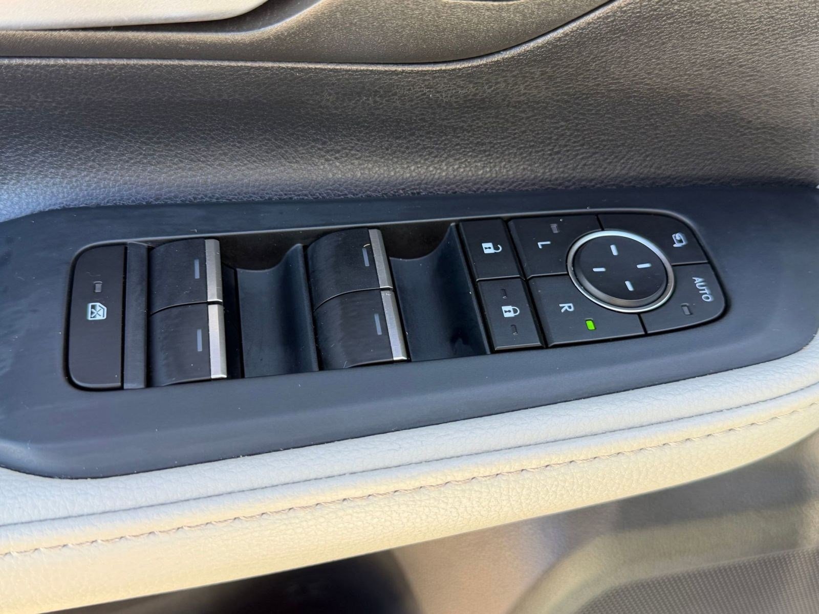 Used 2025 Toyota Grand Highlander Limited image 13