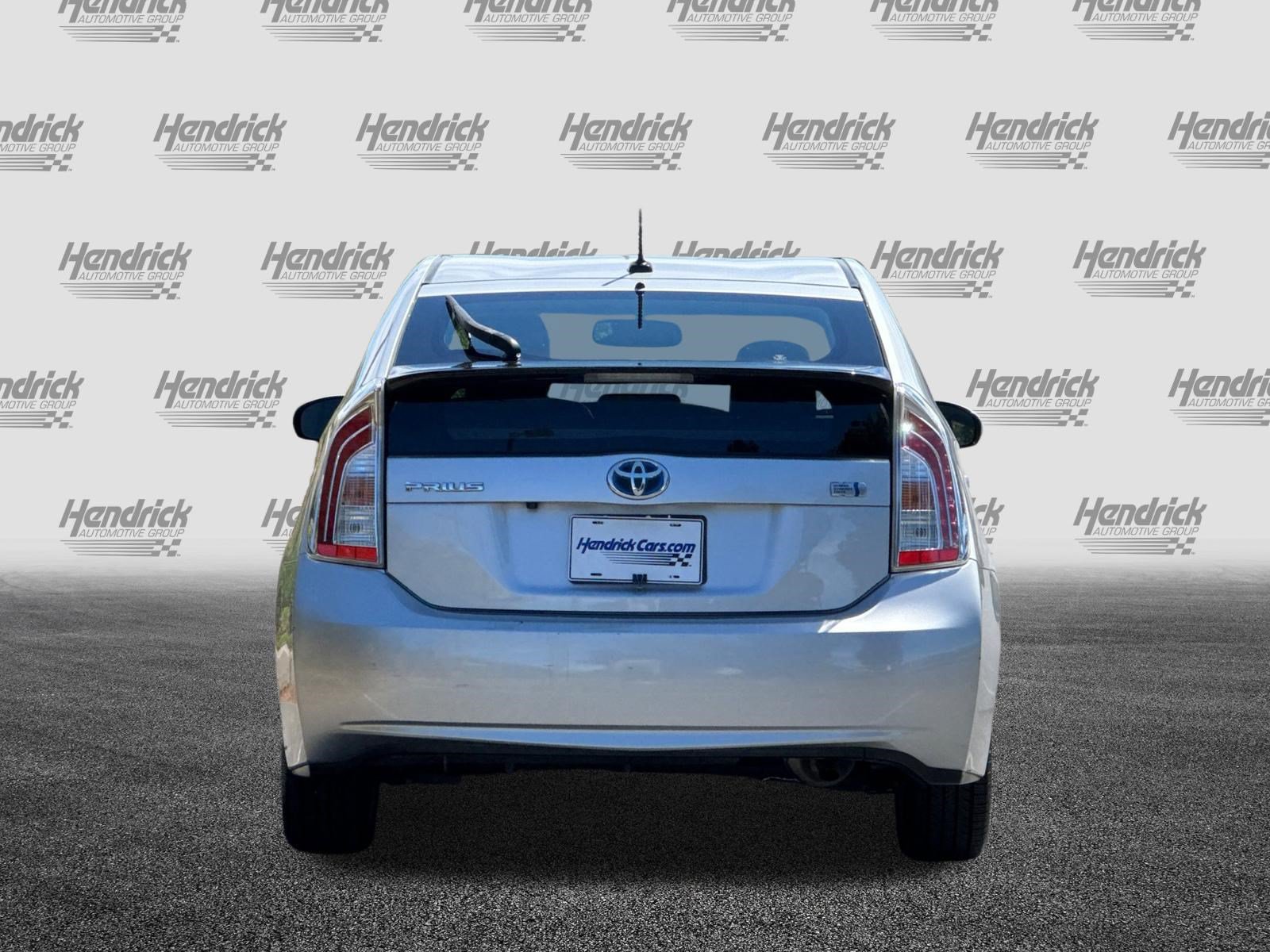 Used 2015 Toyota Prius Five FWD image 6