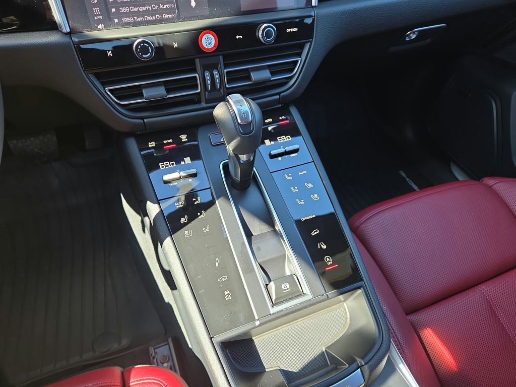 Certified 2025 Porsche Macan S image 14
