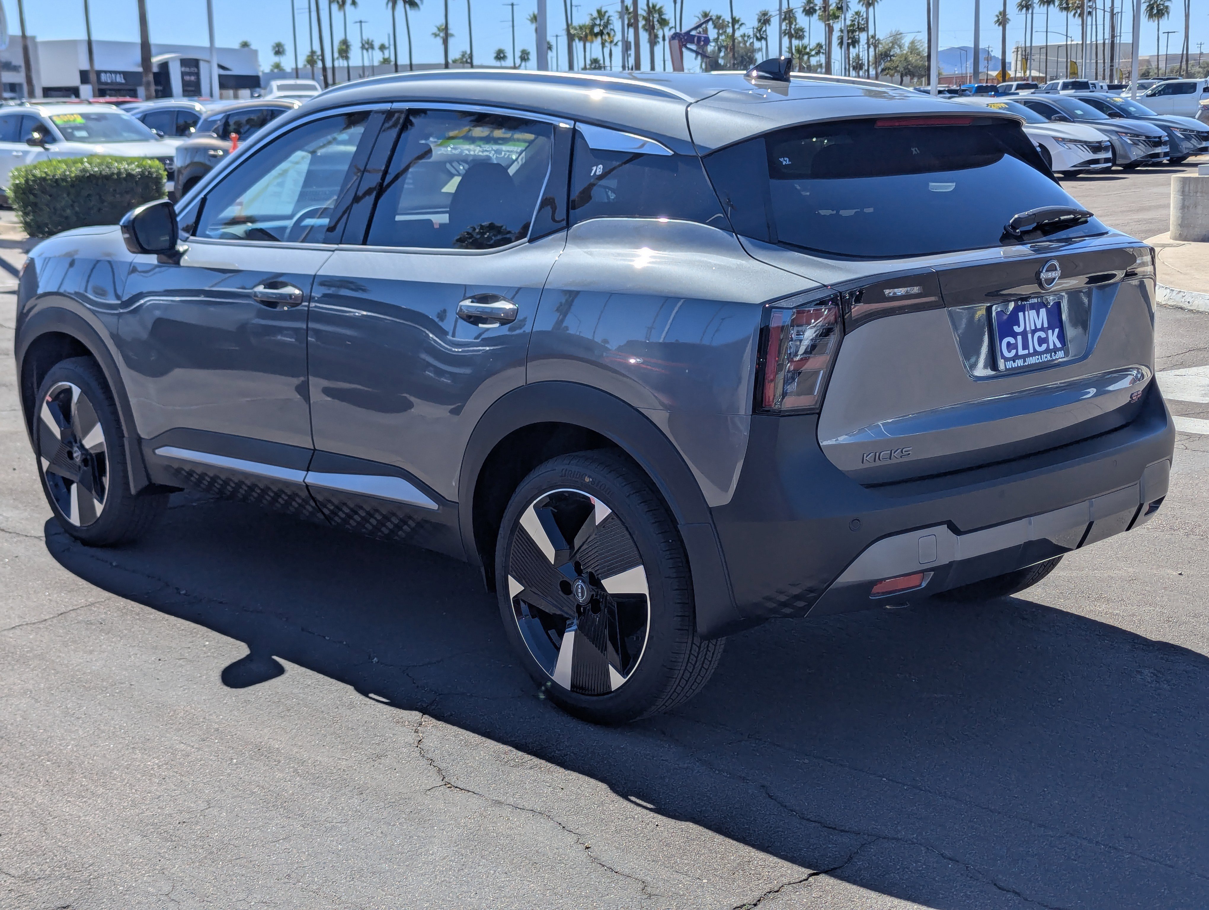 New 2026 Nissan Kicks SR image 4