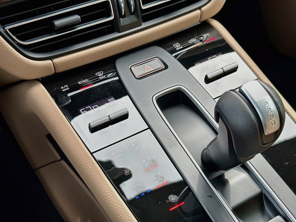 New 2026 Porsche Macan AWD/4WD image 18