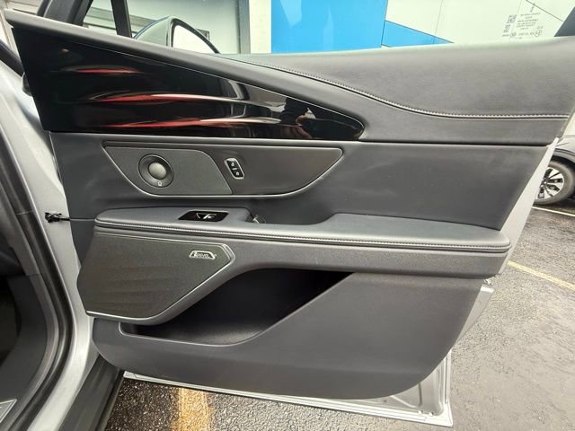 Used 2025 Lincoln Nautilus Reserve w/ Jet Appearance Package image 19