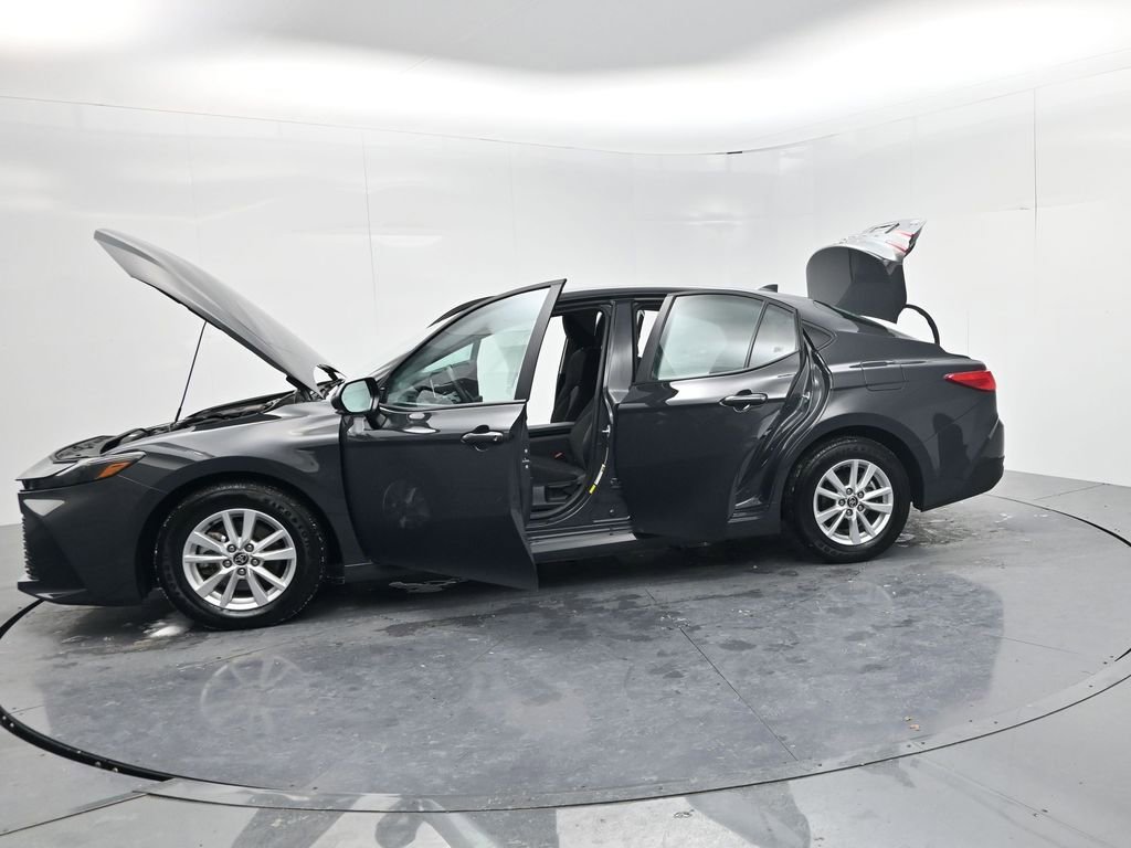 Used 2025 Toyota Camry LE image 52