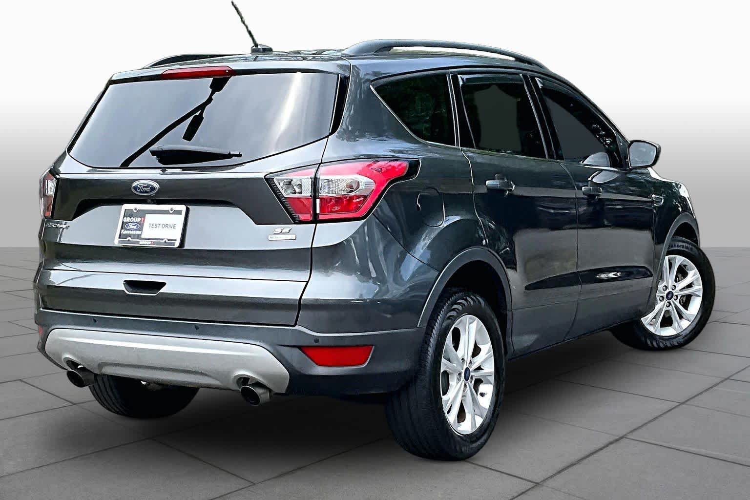 Used 2017 Ford Escape SE w/ Equipment Group 201A FWD image 13