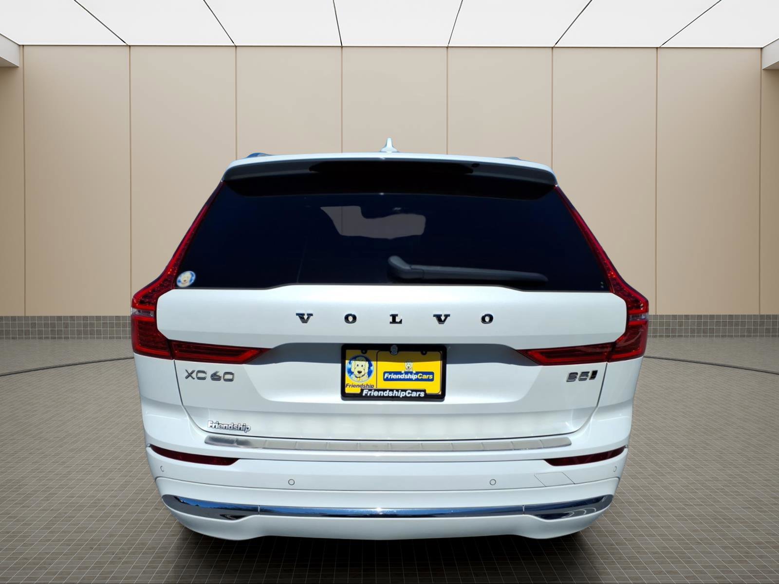 Used 2023 Volvo XC60 B5 Ultimate w/ Protection Package Premier image 10