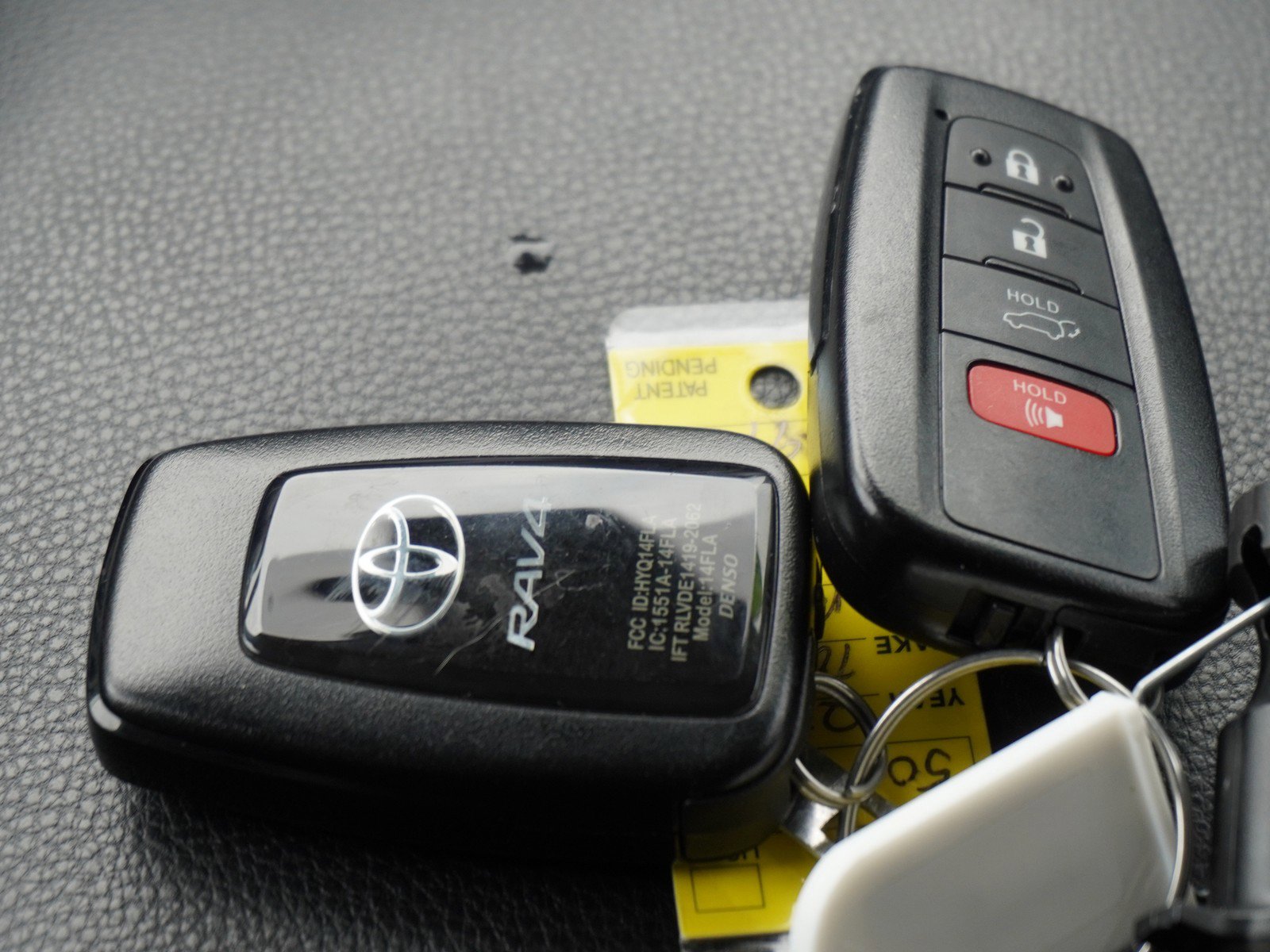 Used 2025 Toyota RAV4 XLE FWD image 18