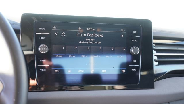 Used 2025 Volkswagen Jetta SE image 21