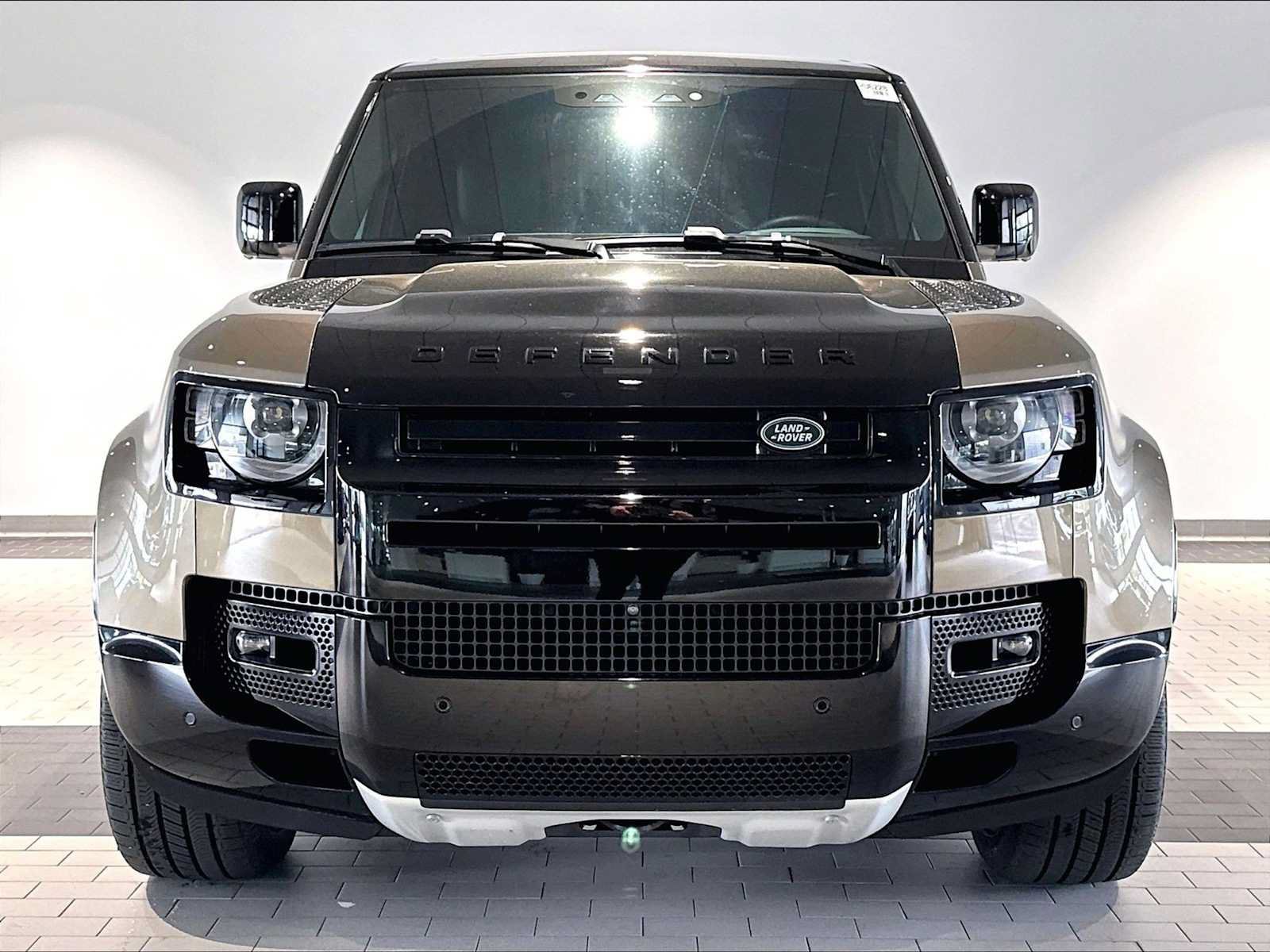 Used 2023 Land Rover Defender 110 X AWD/4WD image 13