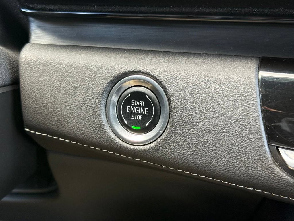 Certified 2024 Cadillac Escalade Premium Luxury w/ Performance Package AWD/4WD image 34