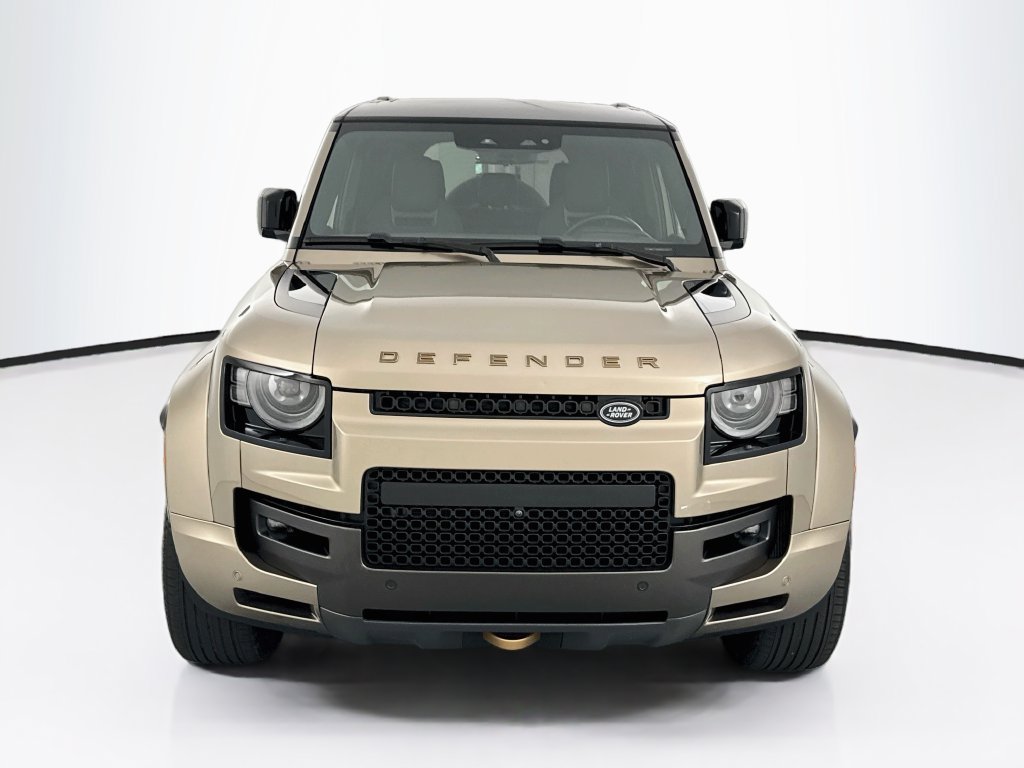 Used 2025 Land Rover Defender 110 AWD/4WD image 2