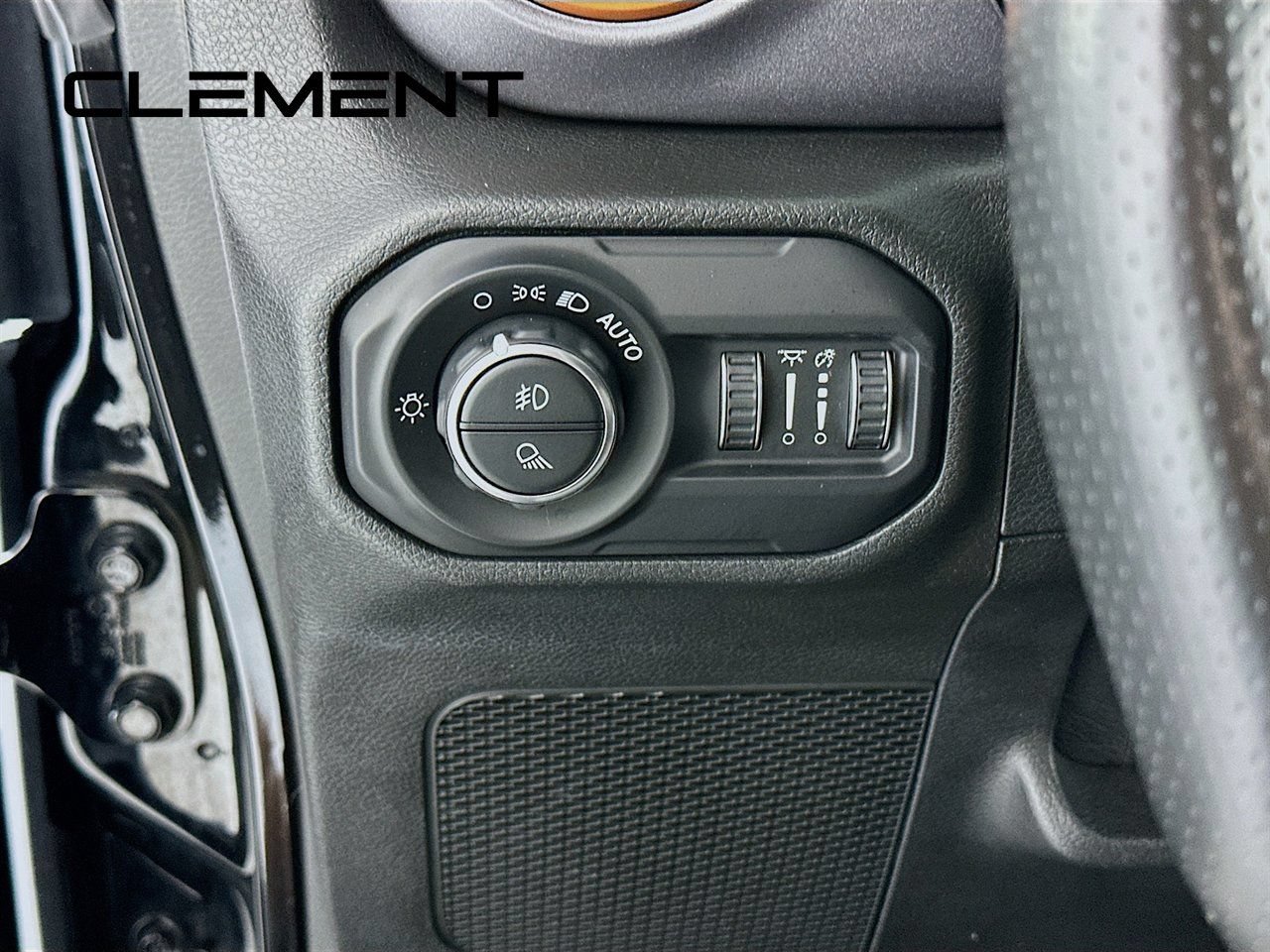 Used 2021 Jeep Gladiator Mojave AWD/4WD image 14