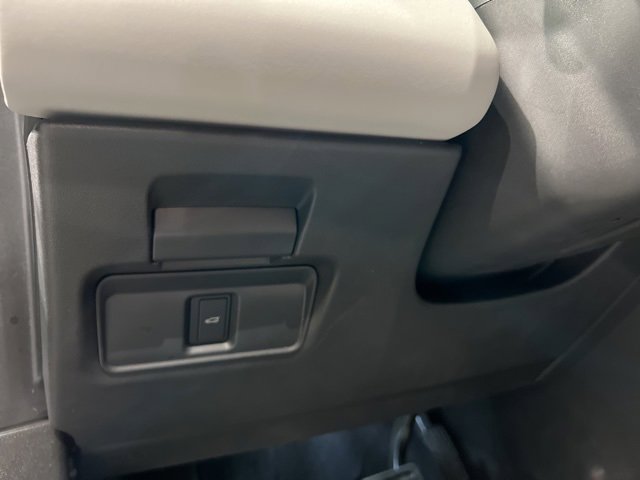 Used 2025 Land Rover Range Rover Evoque S image 23