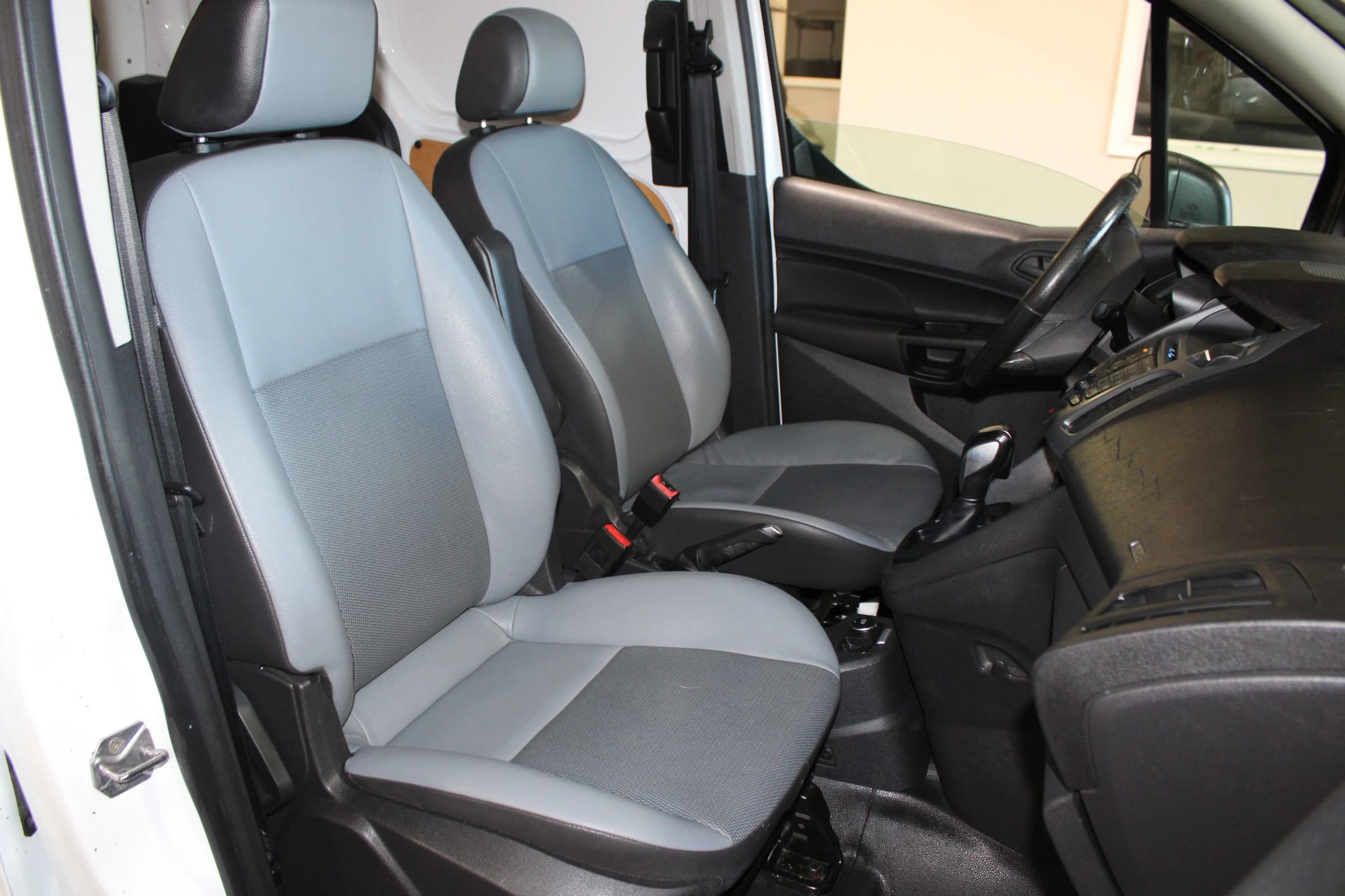 Used 2017 Ford Transit Connect XL image 25