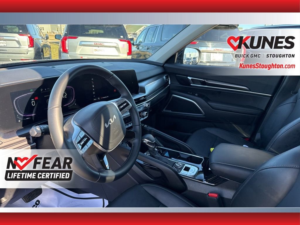 Used 2025 Kia Telluride S image 20