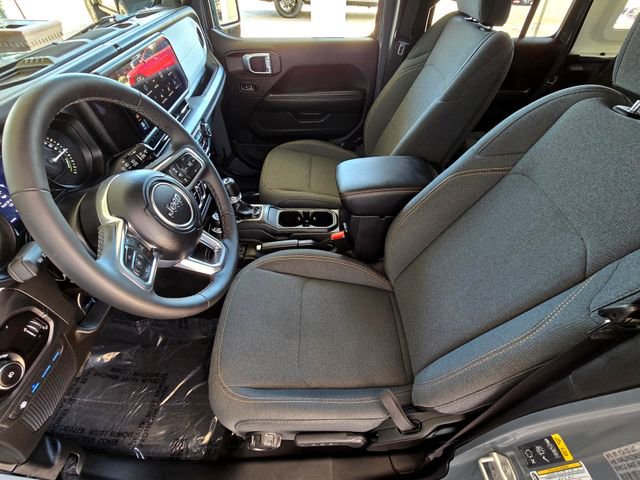 Certified 2025 Jeep Wrangler Unlimited Sahara w/ Safety Group AWD/4WD image 21