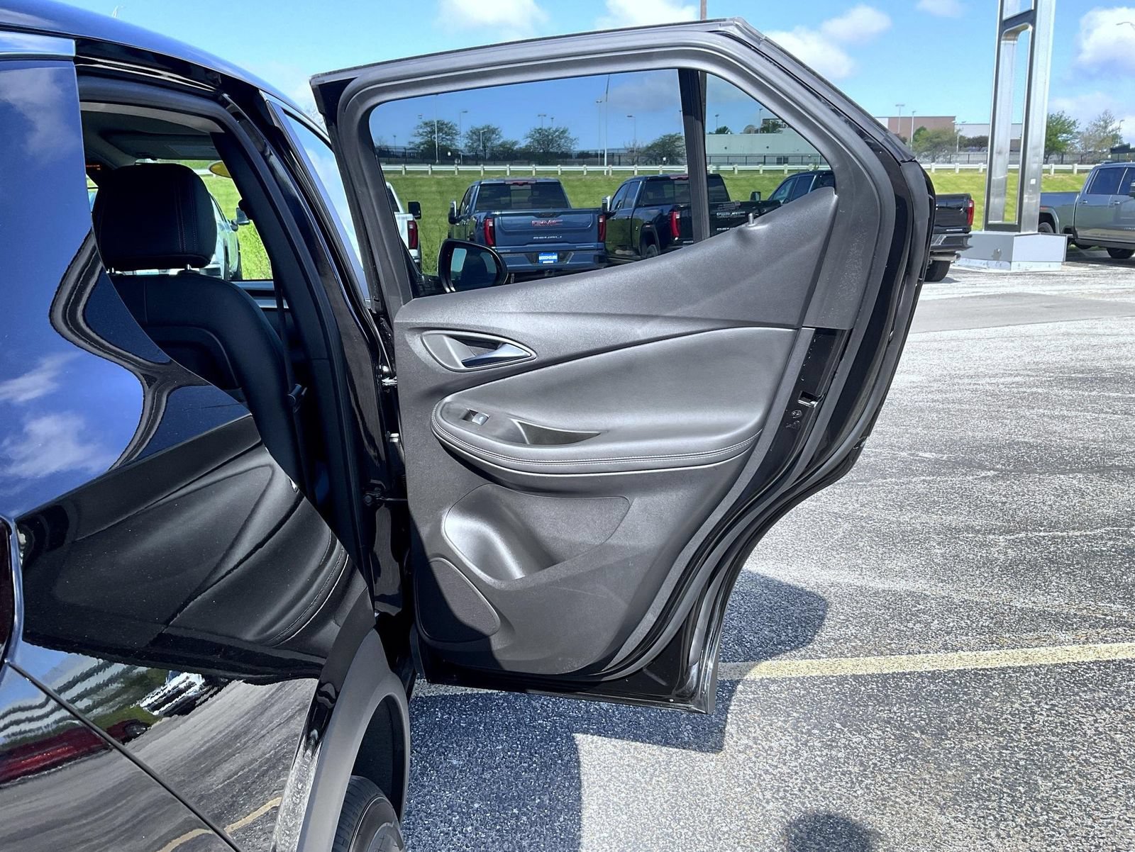 Certified 2023 Buick Encore GX Preferred w/ Cold Weather Comfort Package FWD image 17