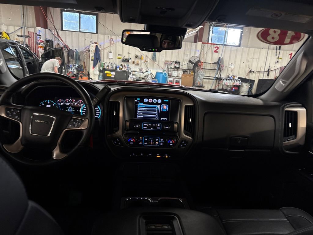 Used 2018 GMC Sierra 2500 Denali AWD/4WD image 18