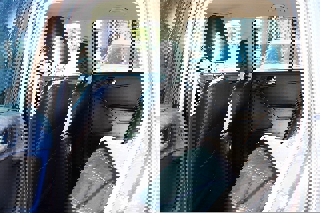 Used 2017 Volkswagen Tiguan S image 10