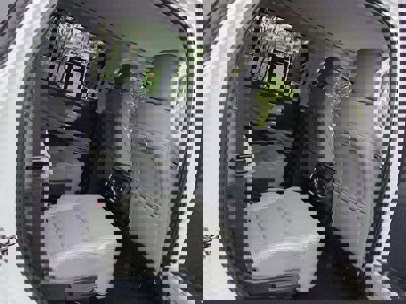 Used 2025 Ford Expedition Active image 18