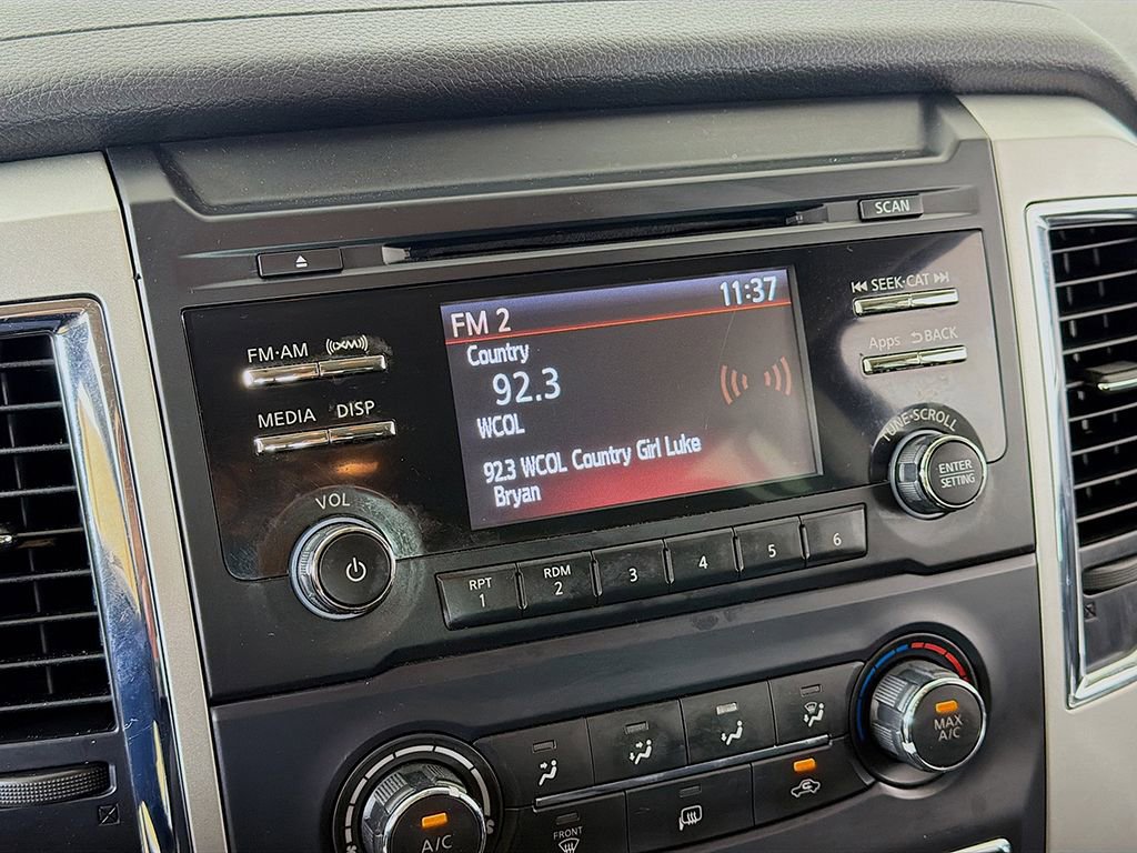 Used 2017 Nissan Titan SV image 28