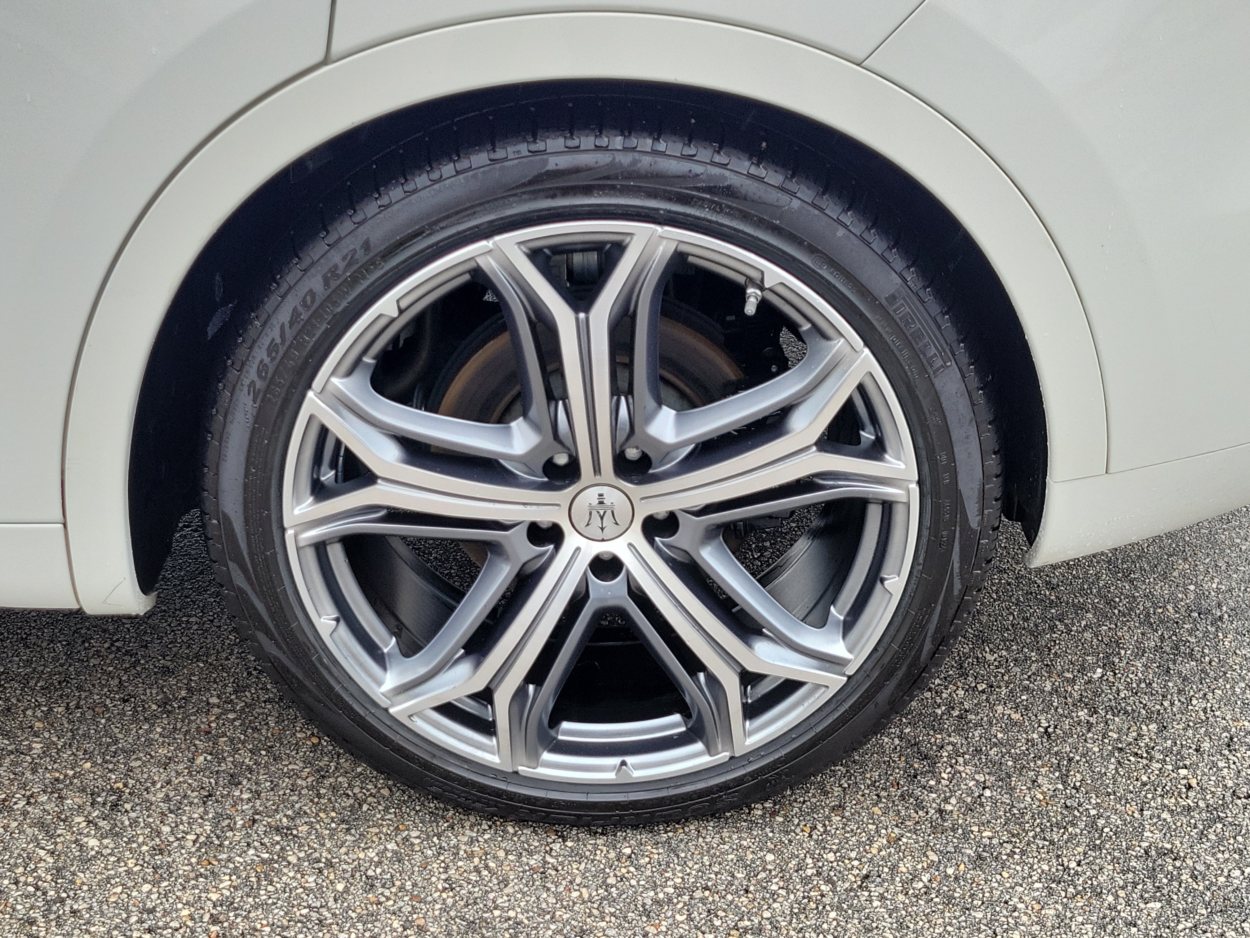 Used 2023 Maserati Levante GT AWD/4WD image 29