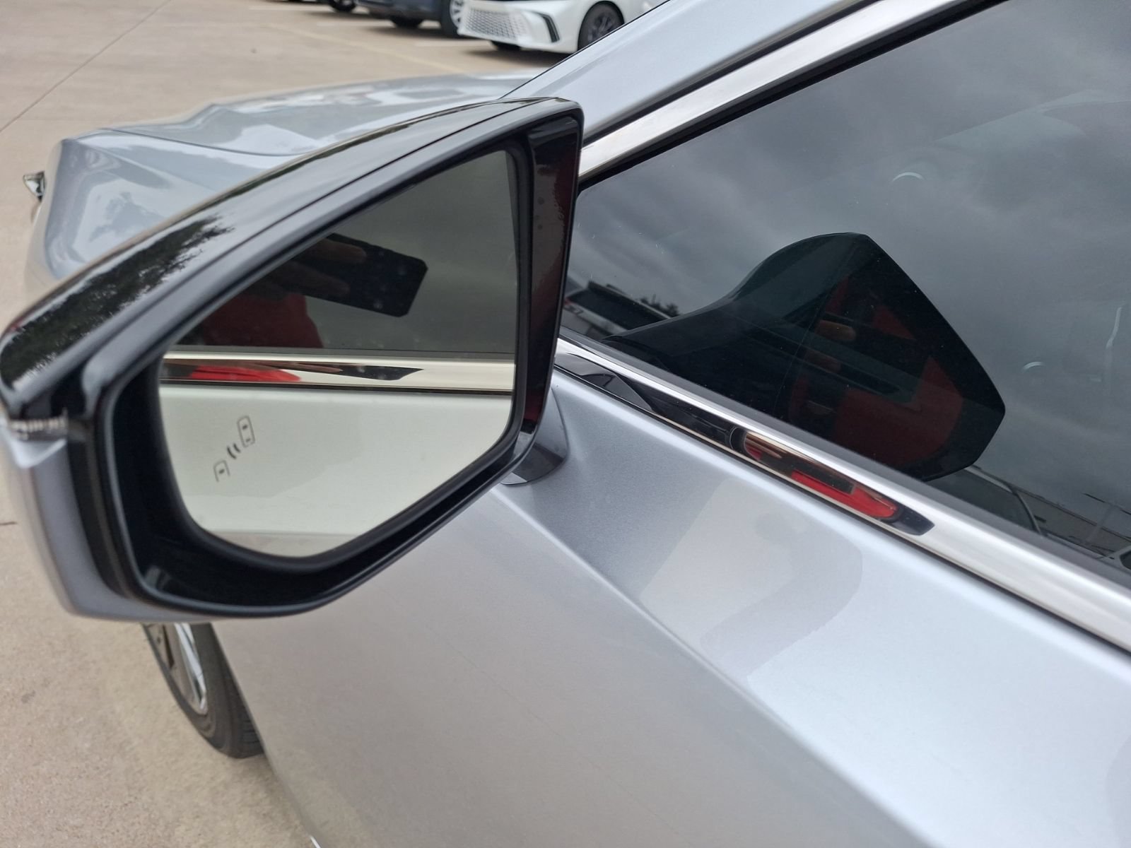 Used 2025 Lexus ES 350 Ultra Luxury FWD image 13