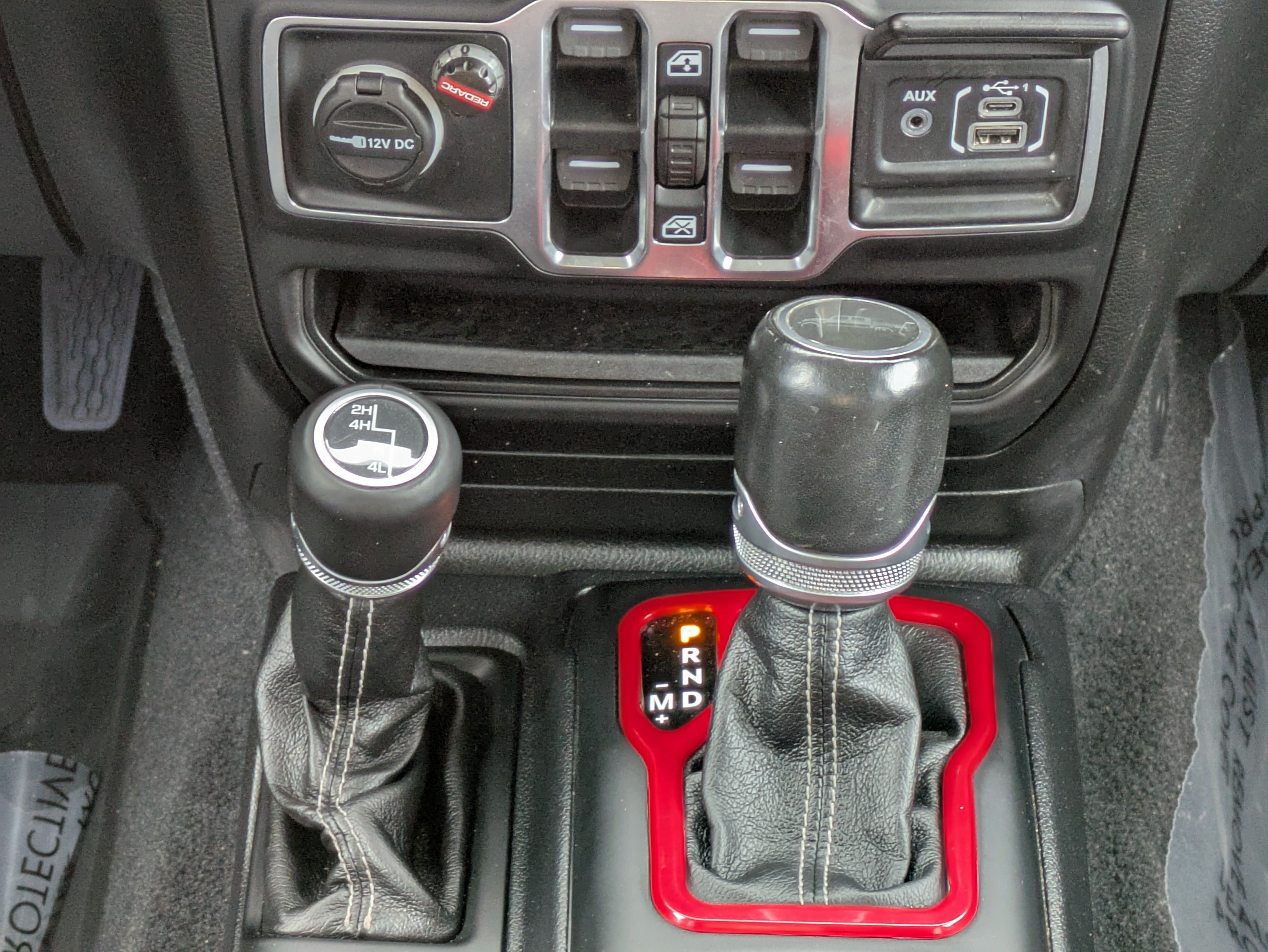 Used 2020 Jeep Gladiator Overland AWD/4WD image 18