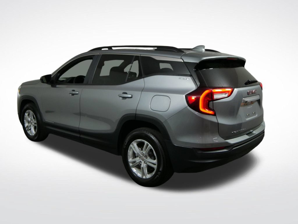 Used 2023 GMC Terrain SLE w/ Driver Convenience Package FWD image 7