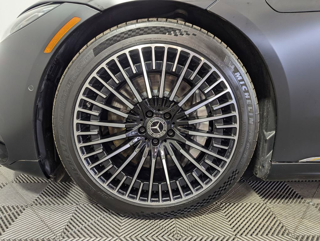 Used 2022 Mercedes-Benz EQS 580 4MATIC Sedan image 16