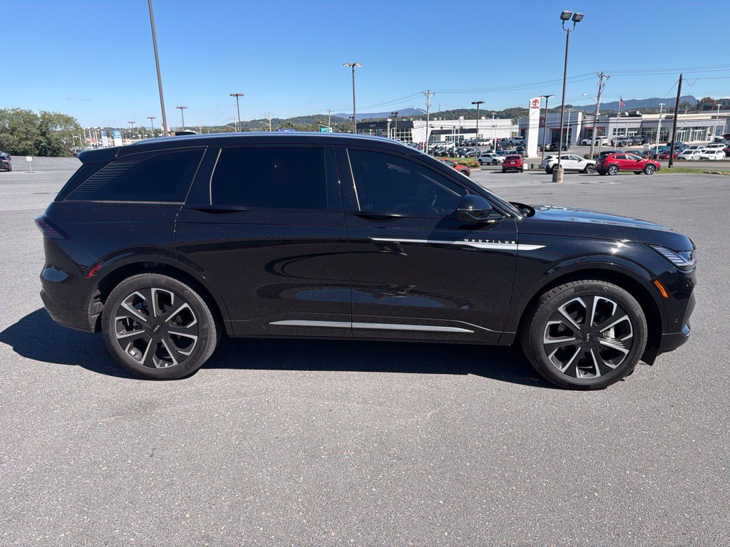 Certified 2024 Lincoln Nautilus Reserve w/ Equipment Group 203A AWD/4WD image 6