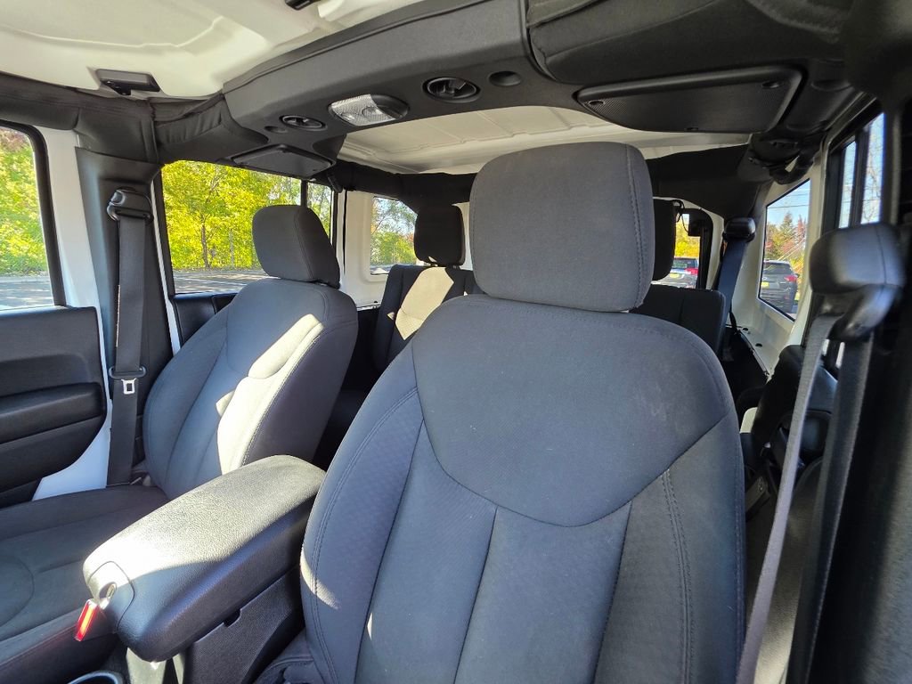 Used 2017 Jeep Wrangler Unlimited Willys image 15