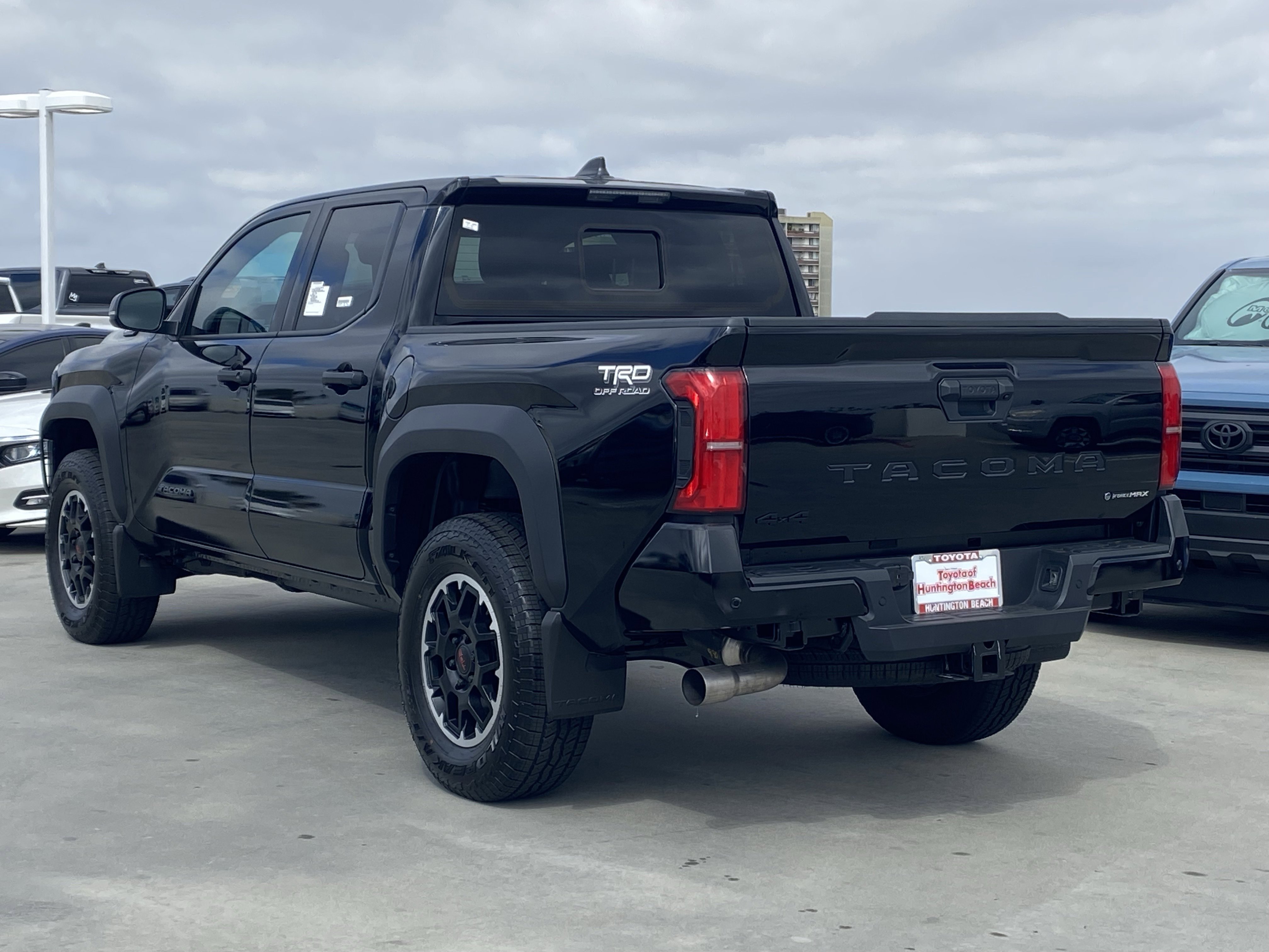 New 2025 Toyota Tacoma TRD Off-Road image 5