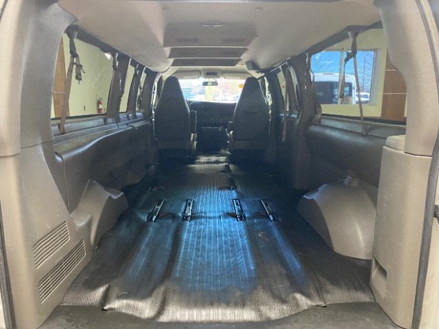 Used 2022 Chevrolet Express 3500 LS RWD image 5
