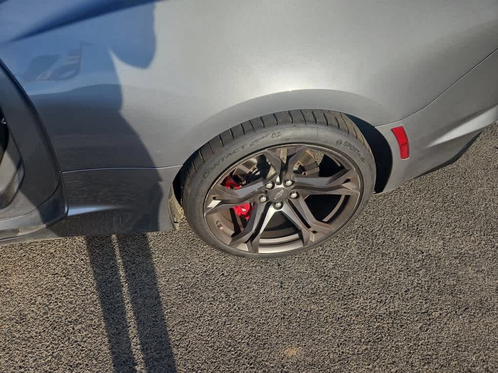 Used 2021 Chevrolet Camaro SS RWD image 9