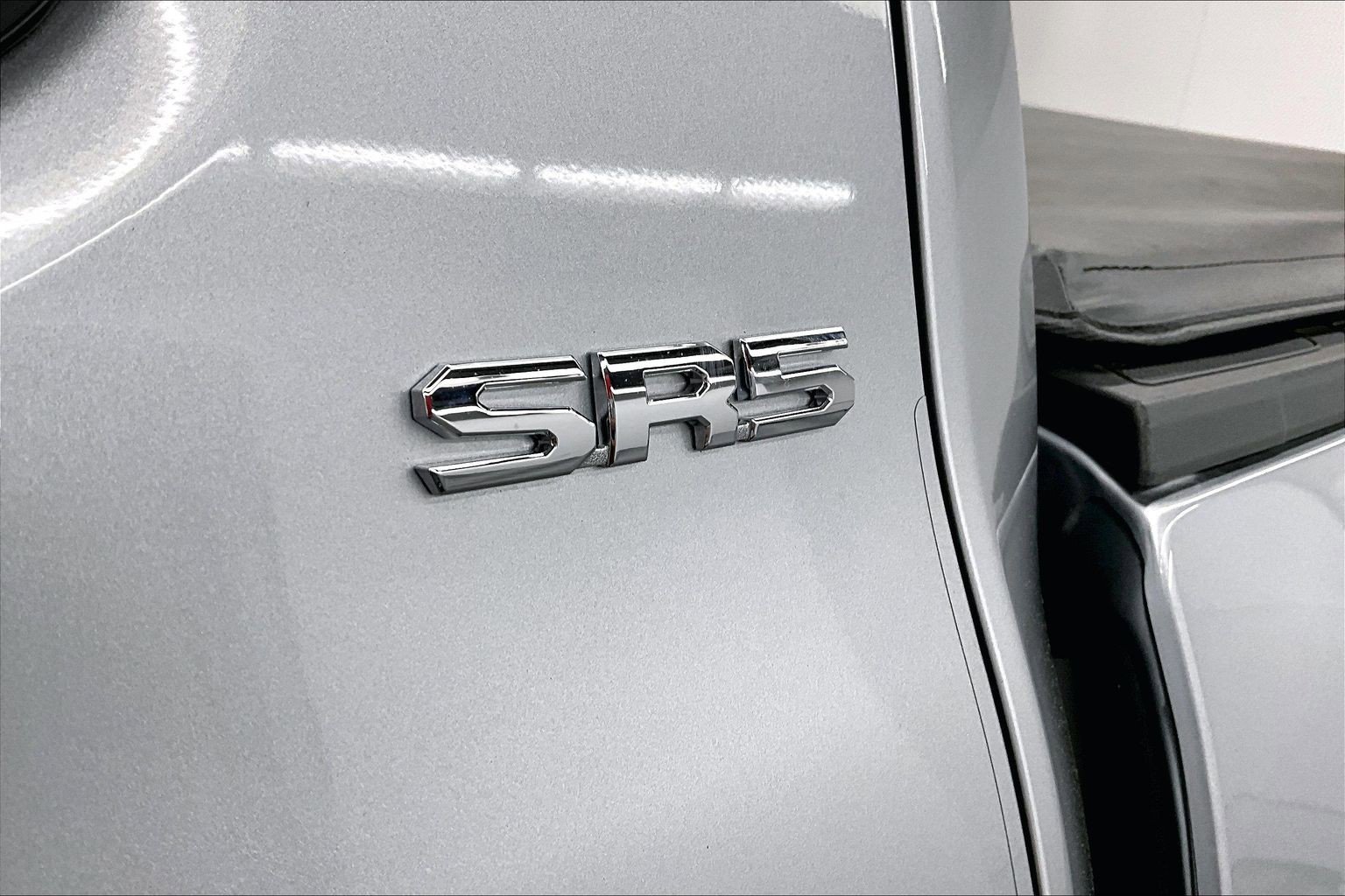 Used 2025 Toyota Tacoma SR5 AWD/4WD image 35