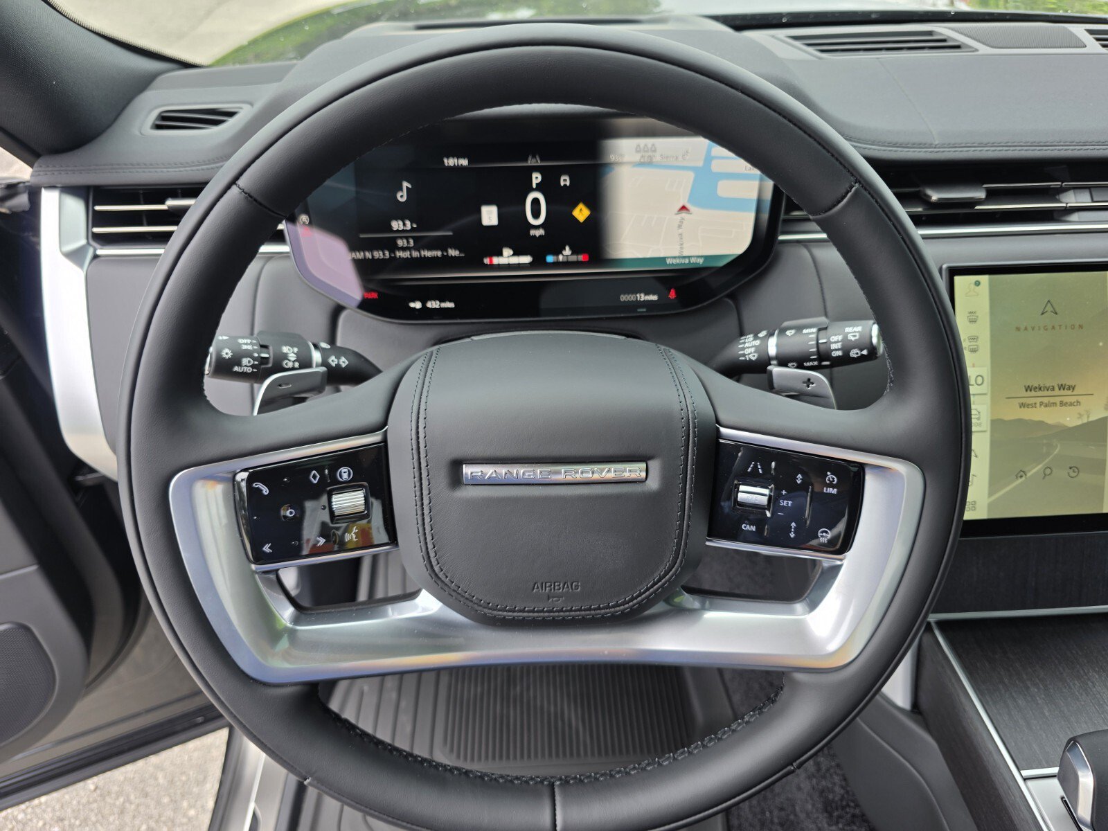 New 2026 Land Rover Range Rover Long Wheelbase SE AWD/4WD image 16