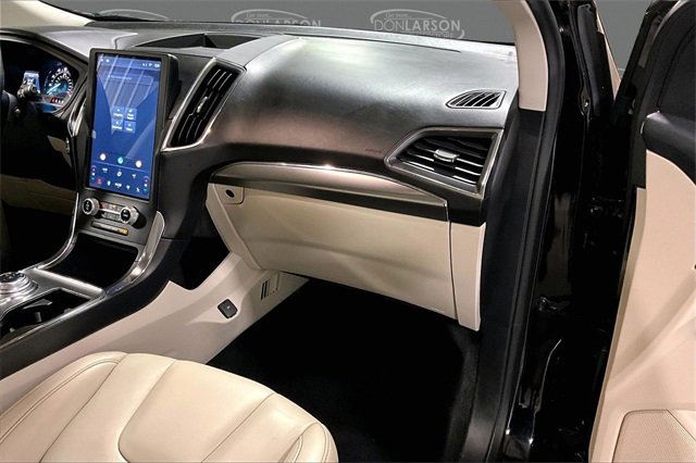 Used 2022 Ford Edge Titanium image 31