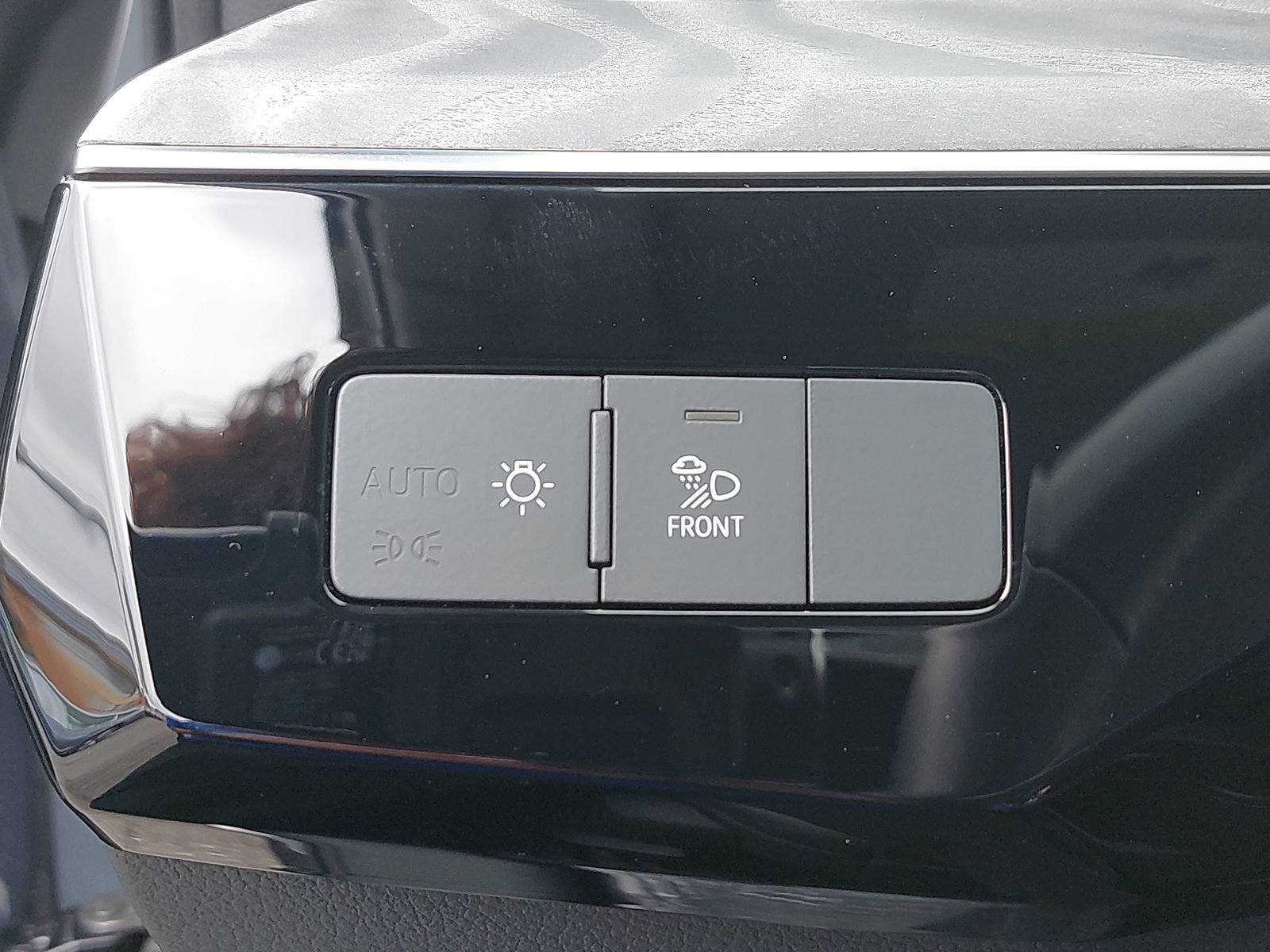 Used 2024 Audi Q8 e-tron Premium AWD/4WD image 29