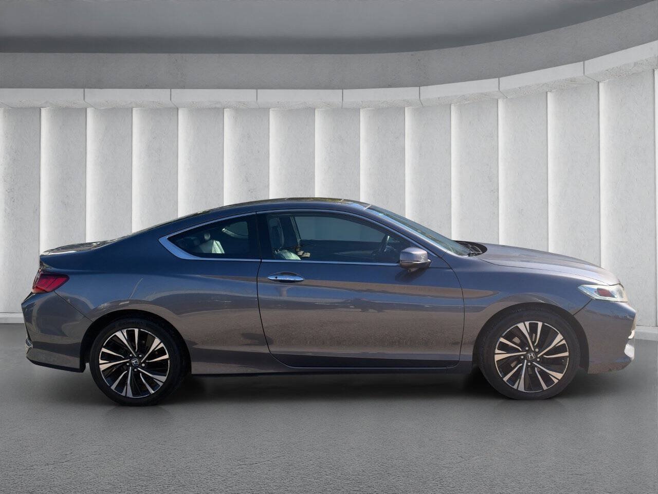 Used 2017 Honda Accord EX-L image 6