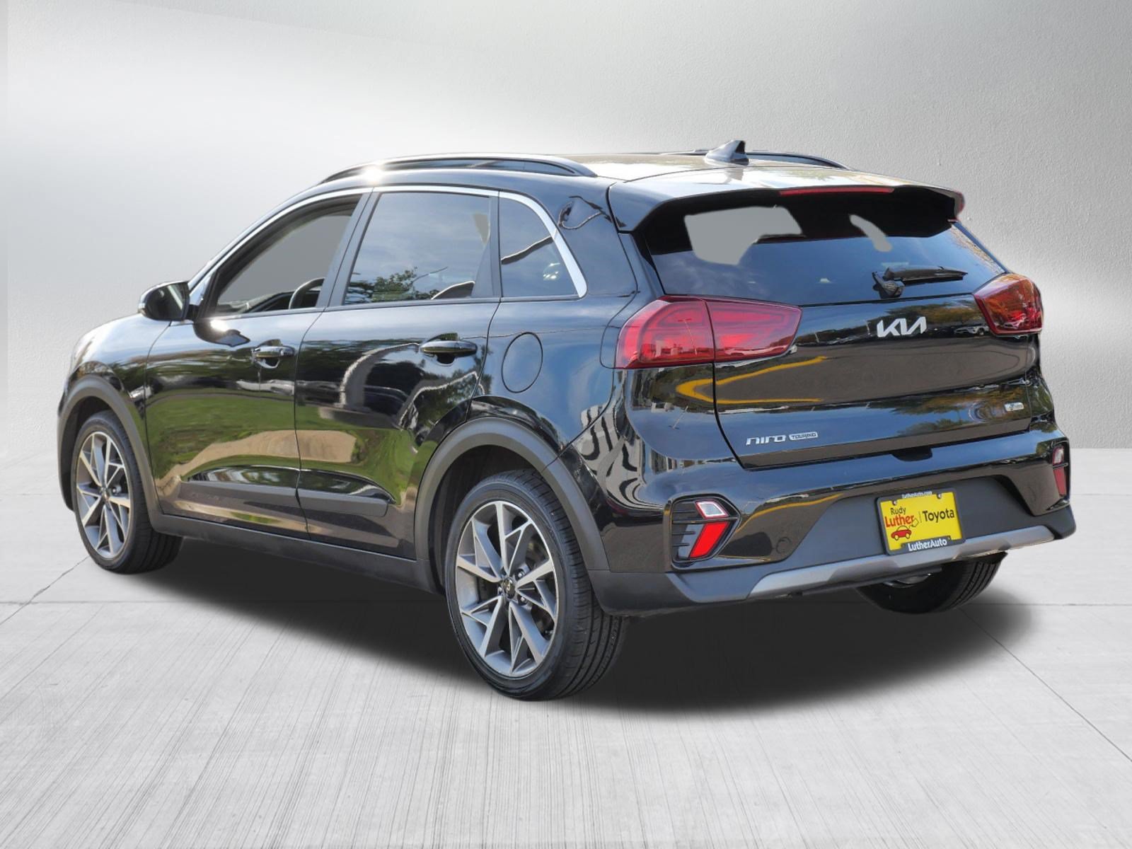 Used 2022 Kia Niro Touring Special Edition FWD image 5