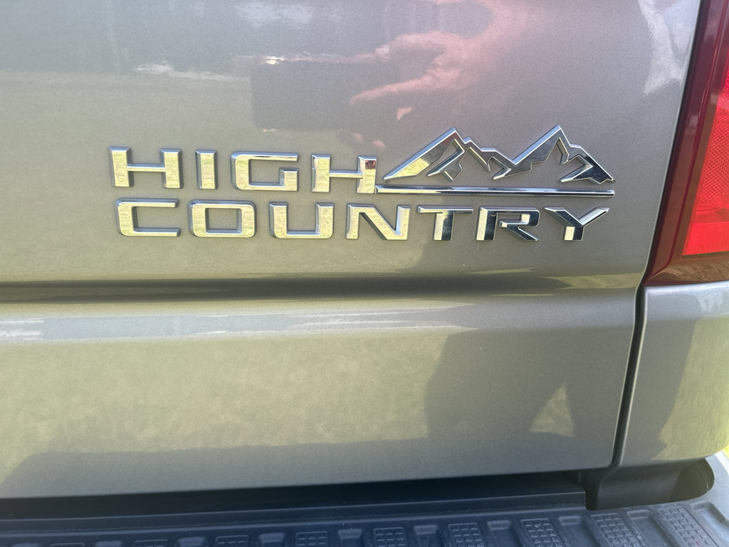 Used 2023 Chevrolet Silverado 1500 High Country w/ Technology Package image 6