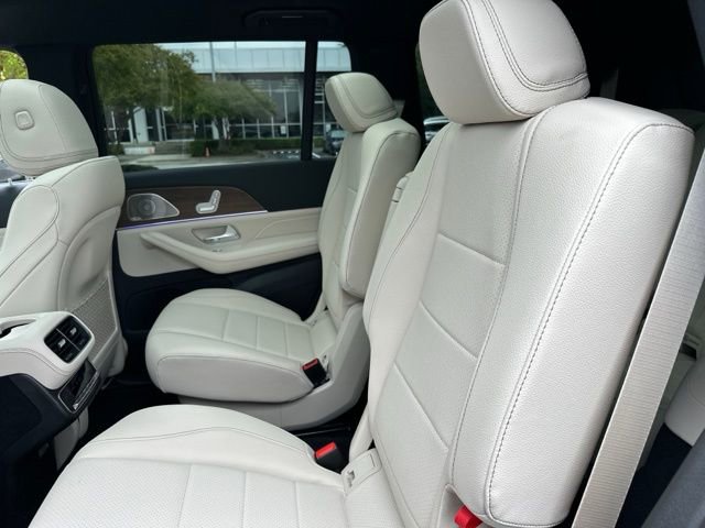 Certified 2025 Mercedes-Benz GLS 450 4MATIC image 5
