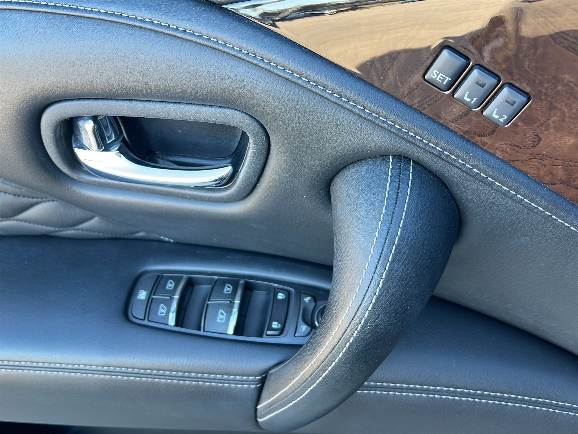 Certified 2018 INFINITI QX80 4WD w/ Deluxe Technology Package image 29