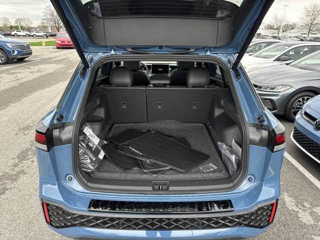 New 2026 Volkswagen Tiguan SE R-Line FWD image 25