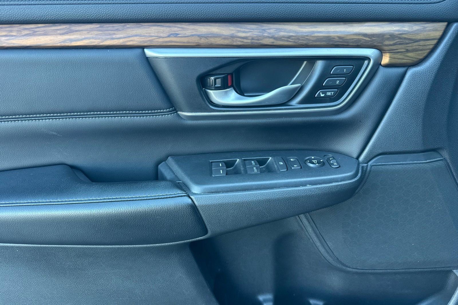 Used 2018 Honda CR-V EX-L image 10