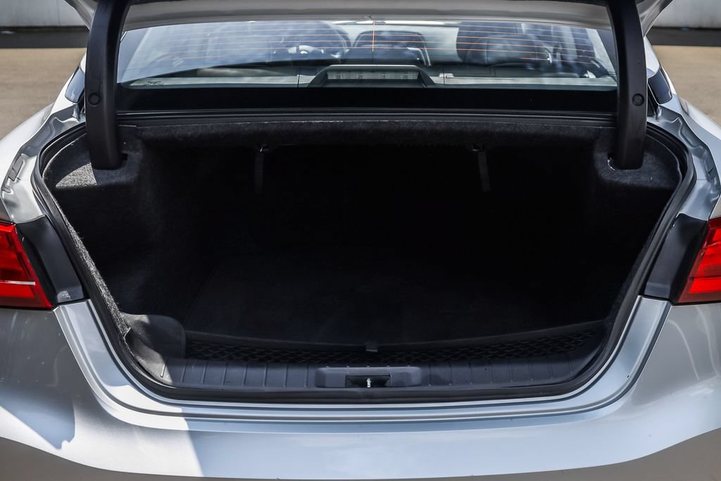 Used 2018 Nissan Maxima Platinum FWD image 18
