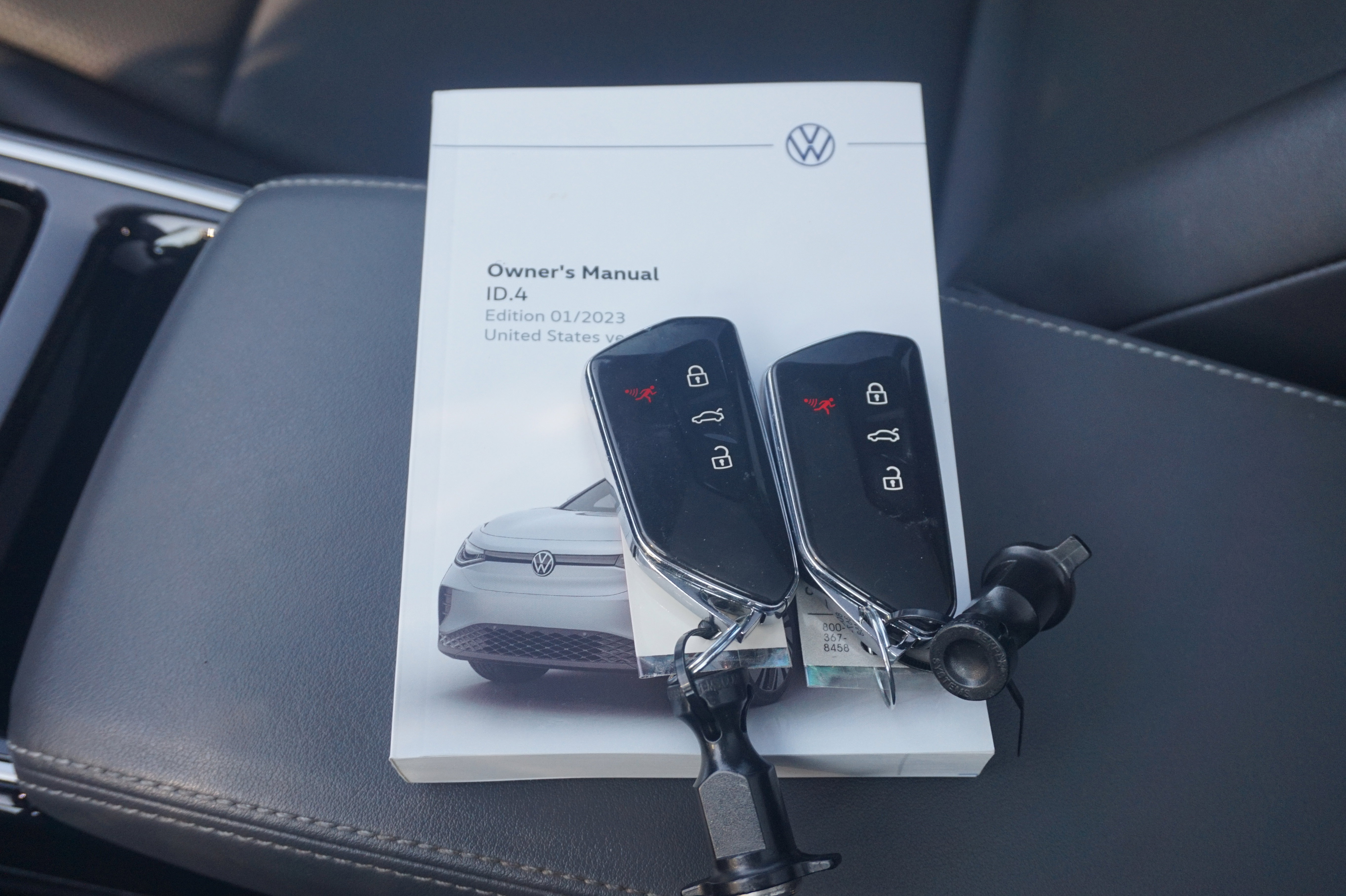 Used 2023 Volkswagen ID.4 S RWD image 37